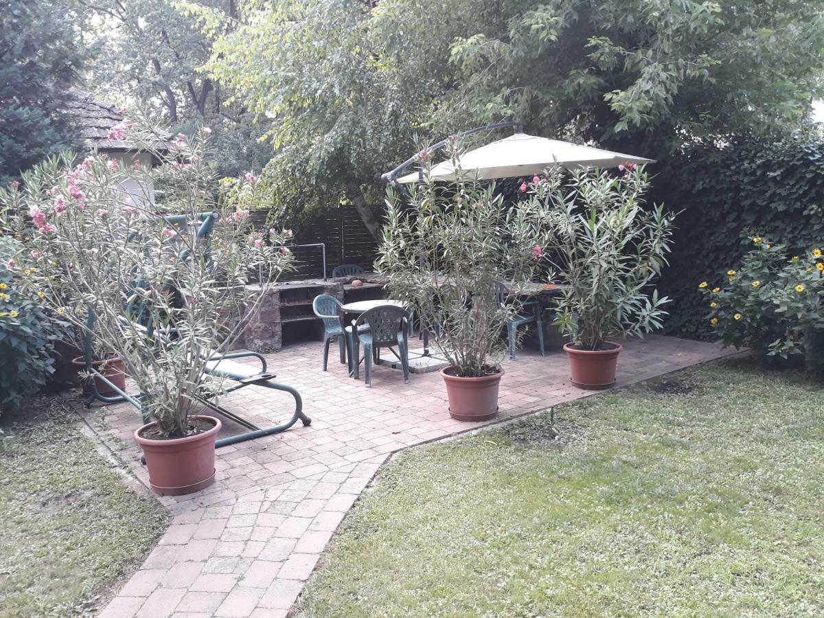 Villa Ottilia Studio Siófok Esterno foto